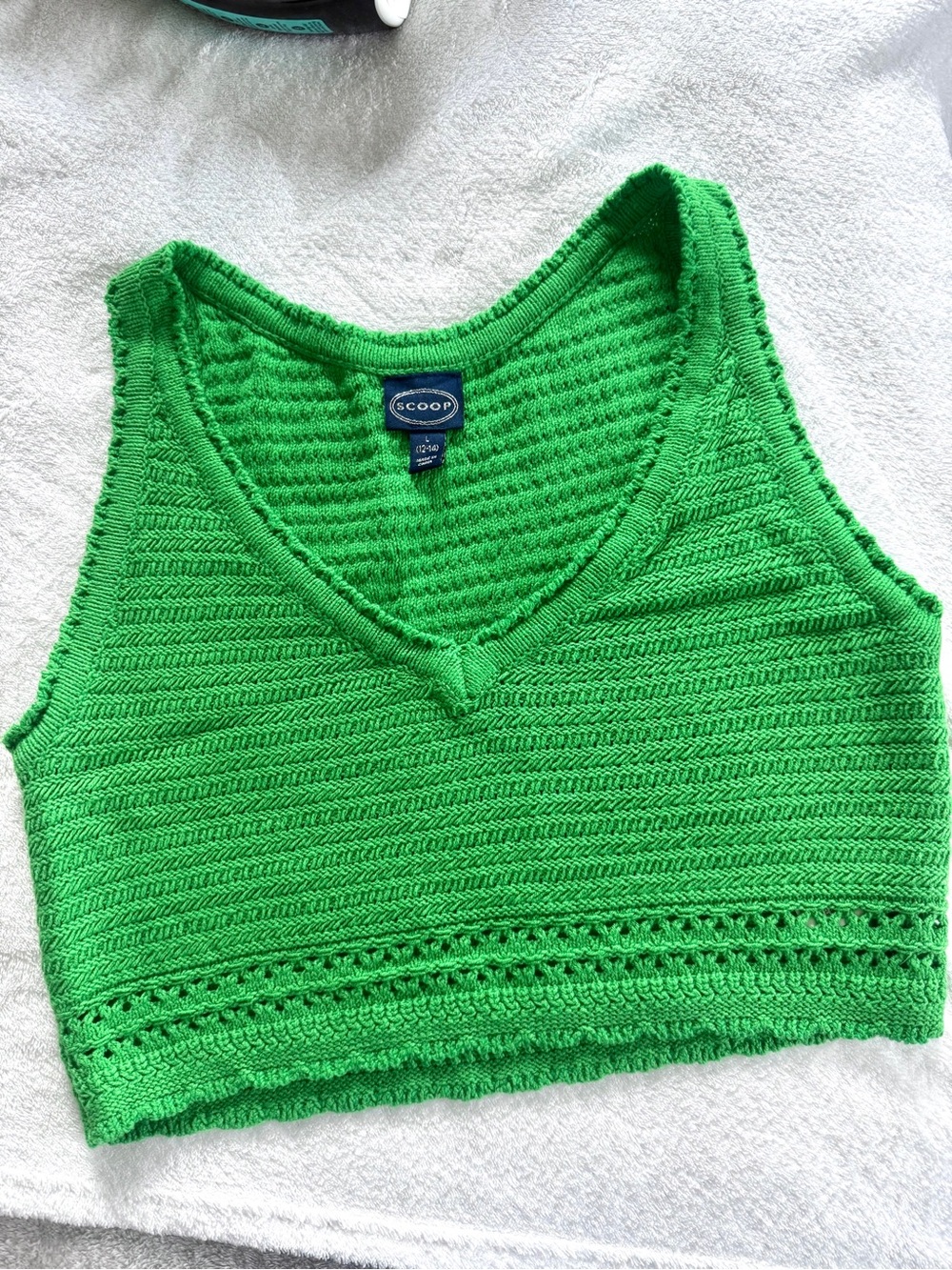 Scoop Knit V-Neck Crop Tank Top - Green - Picture 3 of 7
